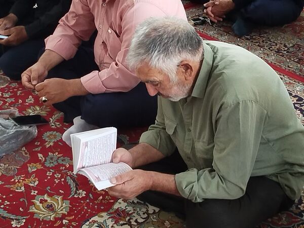 نماز جمعه کاشمر با حضور پرشور مردم برگزار شد