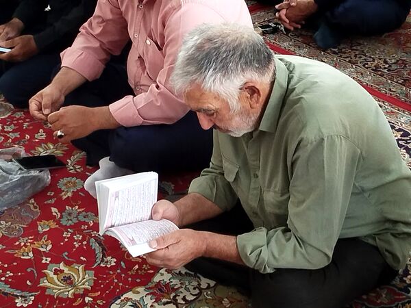 نماز جمعه کاشمر با حضور پرشور مردم برگزار شد