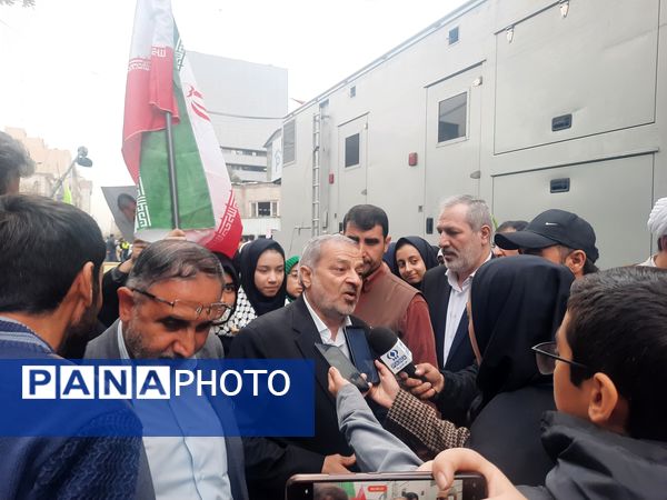 حضور بی‌نظیر دانش‌آموزان پایتخت در یوم الله 13 آبان