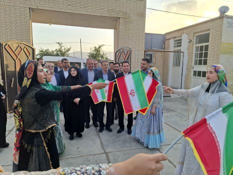 تجلیل معاون آموزش ابتدایی آموزش‌وپرورش از سخت‌کوشی دختران عشایری در مدارس شبانه‌روزی