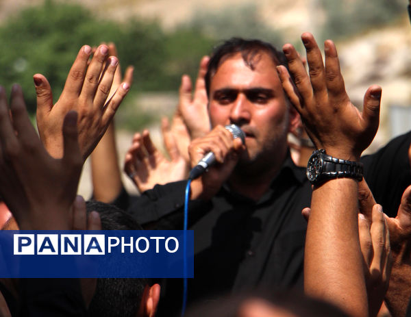 مراسم عزاداری و تعزیه‌خوانی روز عاشورا در روستای ده بالای تفت