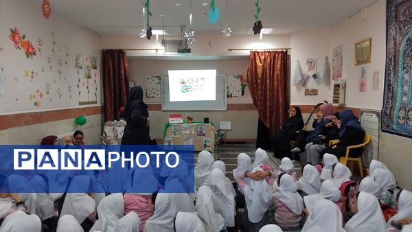 جشن روز دانش‌آموز در دبستان دخترانه شهید محمدرضا مقدم 