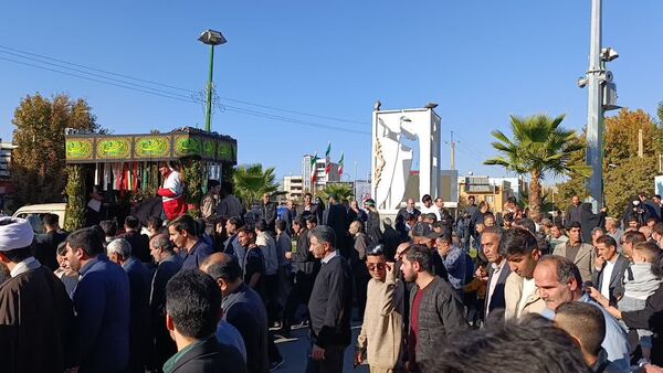 استقبال باشکوه مردم کوهدشت از شهدای گمنام  