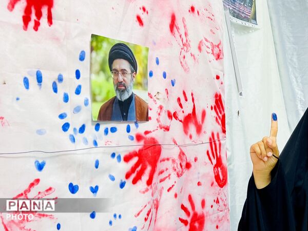 مسیر ماندگار ایمان و انقلاب
