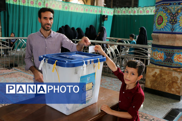 حضور نوجوانان قمی در انتخابات ریاست جمهوری -2