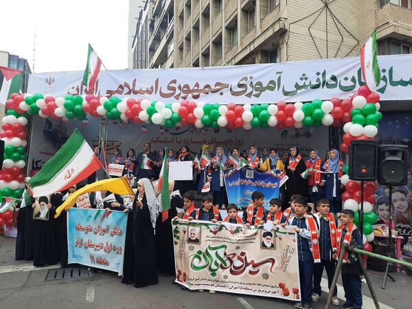 حضور بی‌نظیر دانش‌آموزان پایتخت در یوم الله 13 آبان