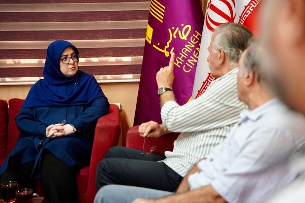 مهاجرانی از خانه سینما بازدید کرد