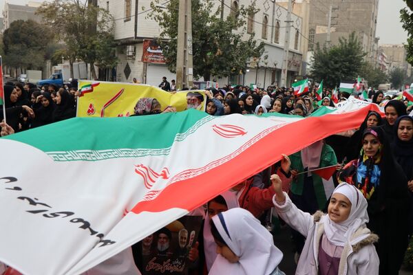 راهپیمایی 13 آبان در ناحیه یک بهارستان
