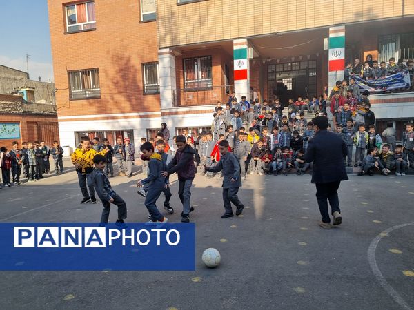 برگزاری مسابقات فوتبال درون مدرسه‌ای دبستان امام رضا(ع)