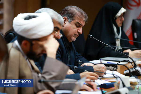 جلسه ستاد راهبری نظام مراقبت اجتماعی دانش‌آموزان (نماد)