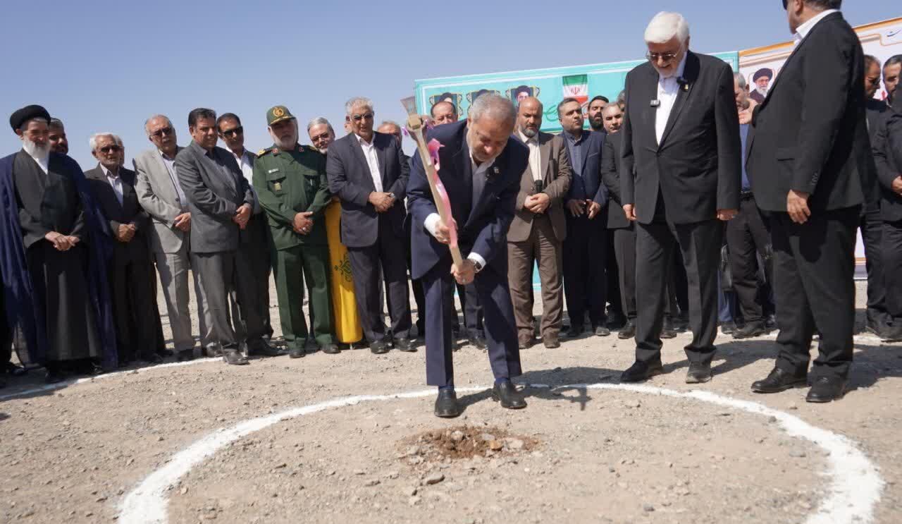 عملیات اجرایی ساخت مجتمع آموزشی-پرورشی و ورزشی ۳۶ کلاسه دارالفنون در بیرجند 