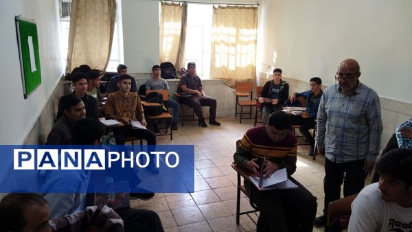 گرامیداشت روز دانش آموز در دبیرستان شاهد ابوذر غفاری 