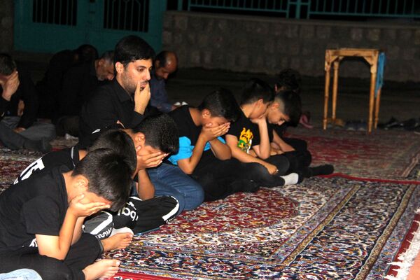 مراسم عزاداری شب هفتم محرم در مسجد امام هادی(ع) شهرکرد
