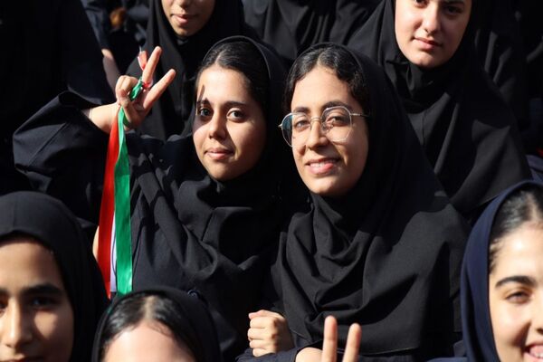 هفته تربیت‌بدنی با شور و انرژی در دبیرستان شاهد مرضیه 