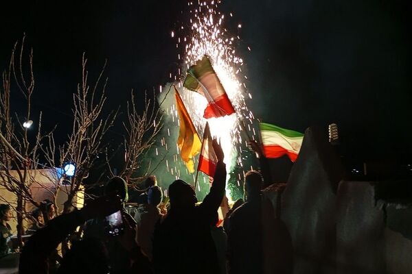 طنین گلبانگ نوای« اللّه اکبر » شب ۲۲بهمن  در شهر بار نیشابور