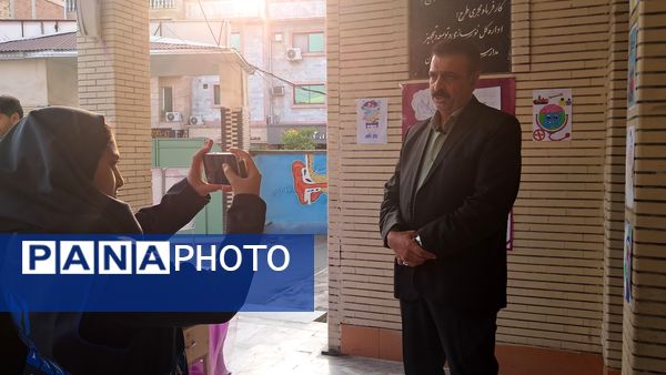 گرامیداشت هفته پیوند اولیا و مربیان در دبیرستان بهار آزادی قائمشهر