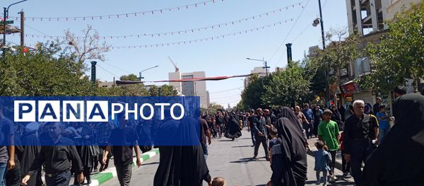 حال و هوای زائرین عزادار حرم مطهر امام رضا(ع)