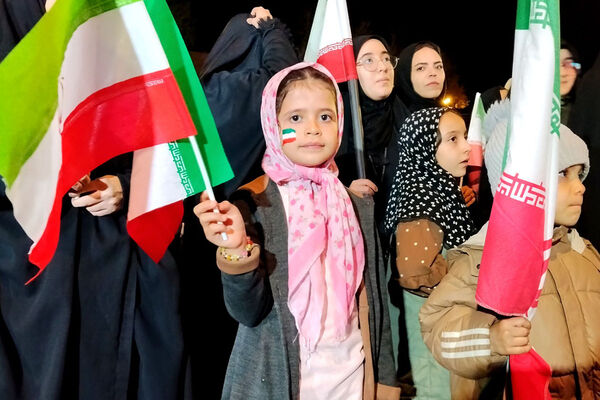 جلوه ای از حضور کودکان در دل میدان