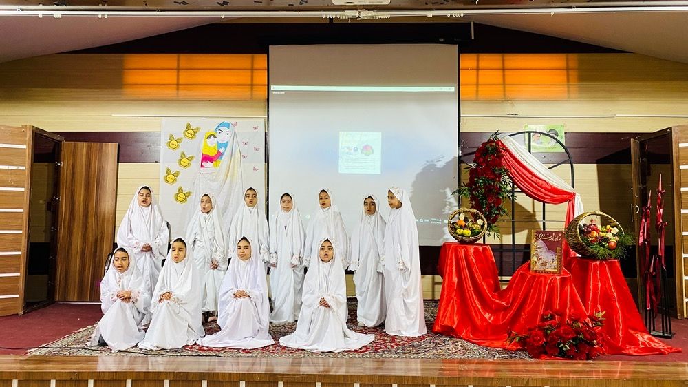 جشن صمیمانه شب یلدا  مدرسه شهید ابراهیمی باخرز