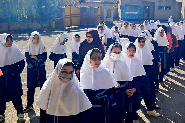 فعالیت سفیران سلامت در مدرسه خواهران بابایی
