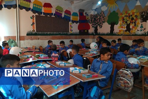 جشن شکوفه‌ها در آستانه سال تحصیلی جدید در مدارس ملارد برگزار شد