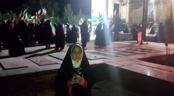 مردم بهاباد همچنان پای کار انقلاب