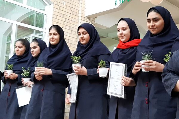 برگزاری جشنواره هفته ماها در مدرسه کارآفرینان بهارستان 2