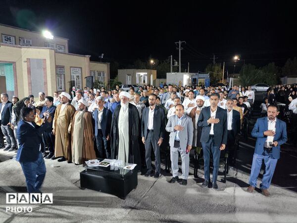 تجلیل معلمان منطقه سندرک در آیین بزرگداشت روز معلم