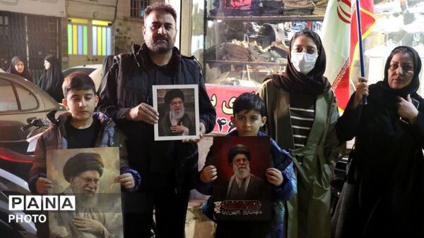 ما پای عهدمان با انقلاب می‌مانیم