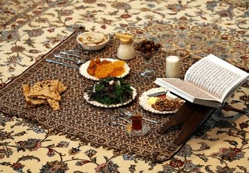 برگزاری ضیافت افطاری توسط چند خیر کازرونی