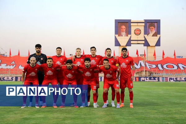 بازی تراکتور و استقلال در تبریز