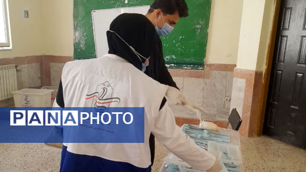 تیم درمانی درمانگاه بسیجیان آشخانه به اهالی روستای چخماقلو