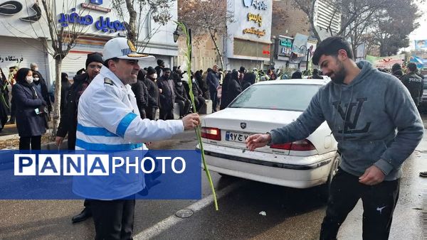 حضور خادمان امنیت در راهپیمایی ۲۲ بهمن