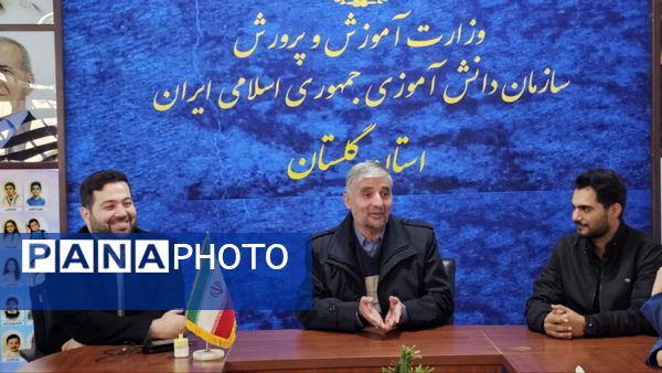 نشست صمیمی رحمت الله رضایی با اعضای سازمان دانش‌آموزی استان گلستان