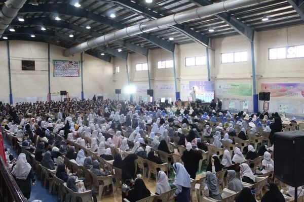 طنین «سوگ خورشید» در اجتماع دانش‌آموزان کاشانی