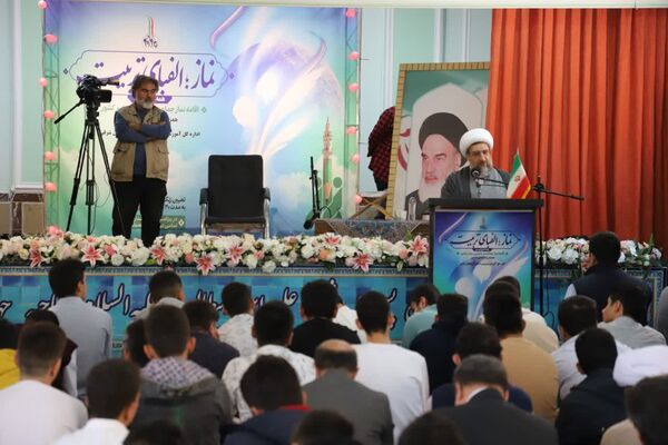 آیین نواخته شدن زنگ نماز در مدارس آذربایجان شرقی با حضور معاون آموزش متوسطه وزارت آموزش و پرورش