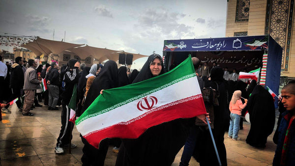 شکوه عشق و ارادت مردم به وطن