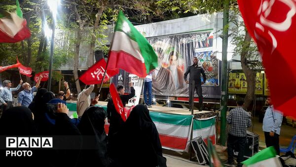 ایران حرمِ مقتدر، تجلی ایمان و میهن‌ پرستی در تجمعات شبانه میدان امام (ره)