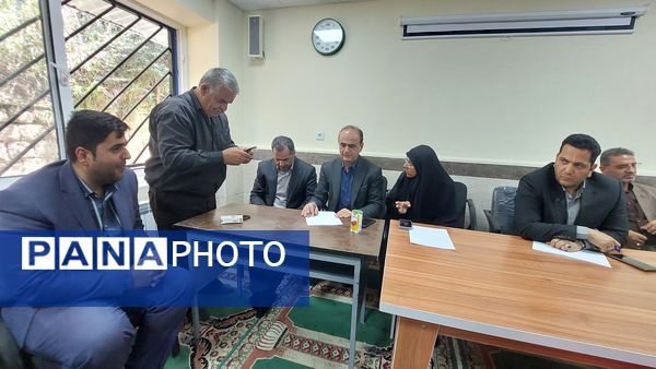 برگزاری میز خدمت به‌مناسبت هفته دولت در بلده