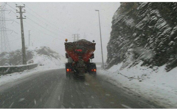 برف و باران در محورهای 10 استان