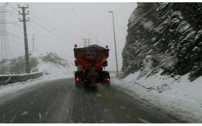 برف و باران در محورهای 10 استان