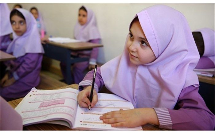 معاون ابتدایی آموزش و پرورش: هدف از حذف پیک‌های نوروزی آزادی عمل و دادن حق انتخاب به دانش‌آموزان است