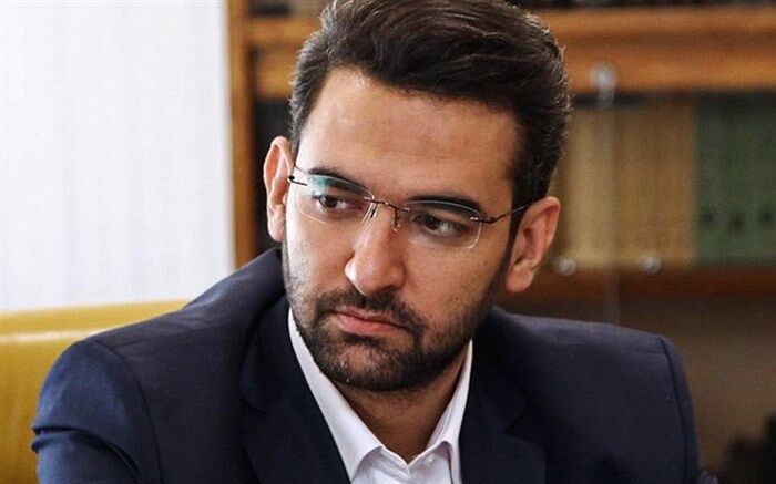 وزیر ارتباطات: تماس‌ها با مسافر هواپیما قبل از سقوط بوده است
