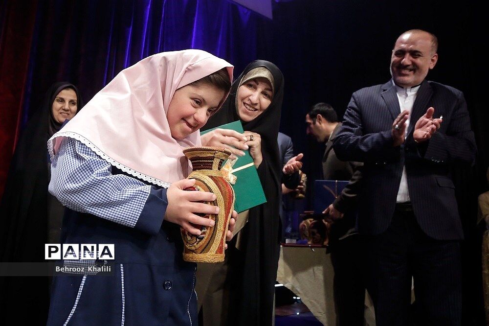 همایش سالروز کانون های فرهنگی و تربیتی