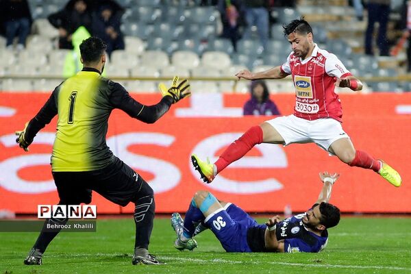 دیدار تیم‌های  پرسپولیس تهران  و  استقلال خوزستان
