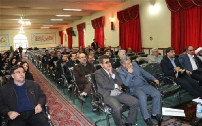 معلمان راهبران نسل جوان هستند