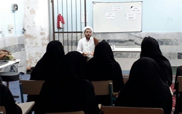 برگزاری گفتمان دینی و کارگاه آشنایی با سیره حضرت فاطمه(س) در منطقه موسیان