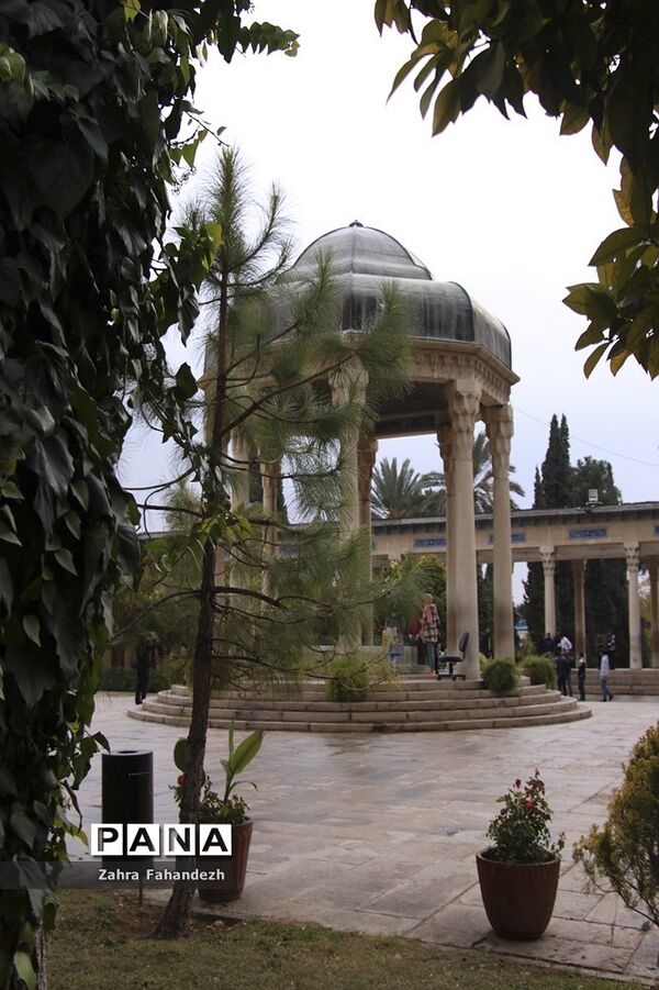 مقبره حافظ شیرازی