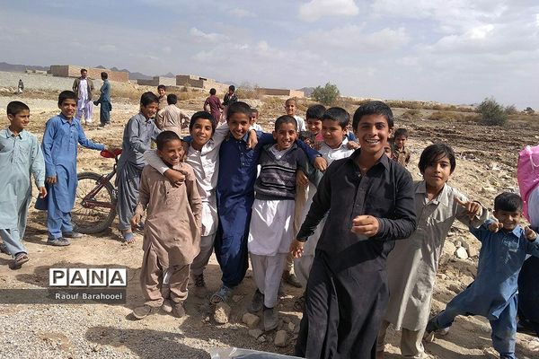 کلنگ زنی مدرسه 12 کلاسه شهدای ایران خودرو  در منطقه لار ناحیه یک زاهدان