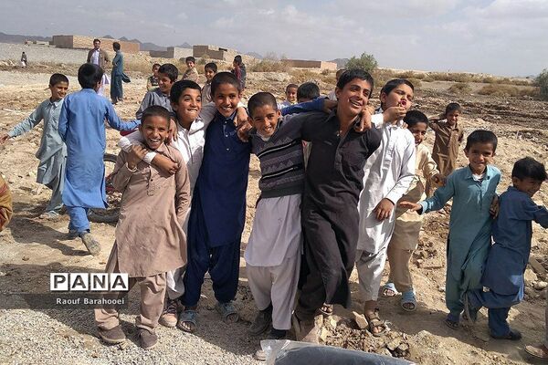 کلنگ زنی مدرسه 12 کلاسه شهدای ایران خودرو  در منطقه لار ناحیه یک زاهدان